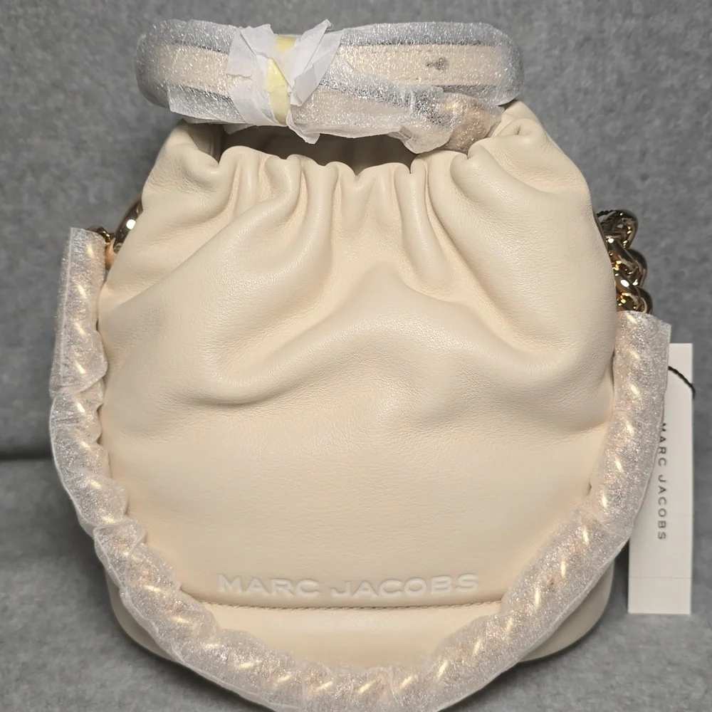 Marc Jacobs Small Leather Bucket Bag in Marshmallow NWT - Picture 3 of 10